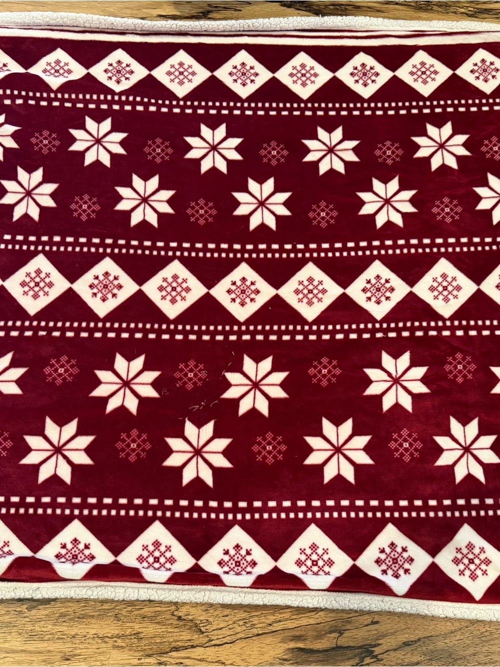 Cozy Red and White Snowflake Throw Blanket